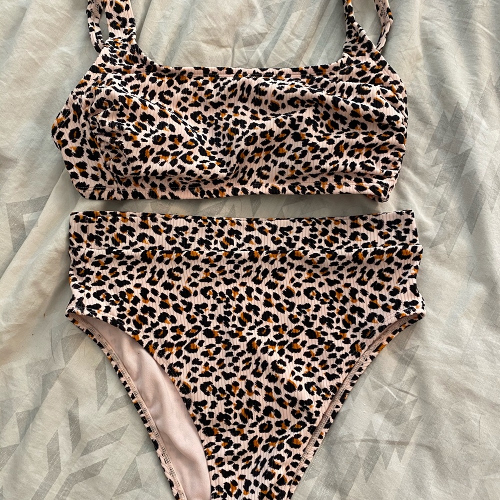 Leopard print swimsuit bottom